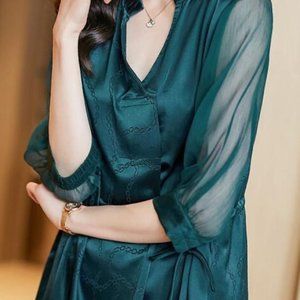 Type A V collar solid color skirt female